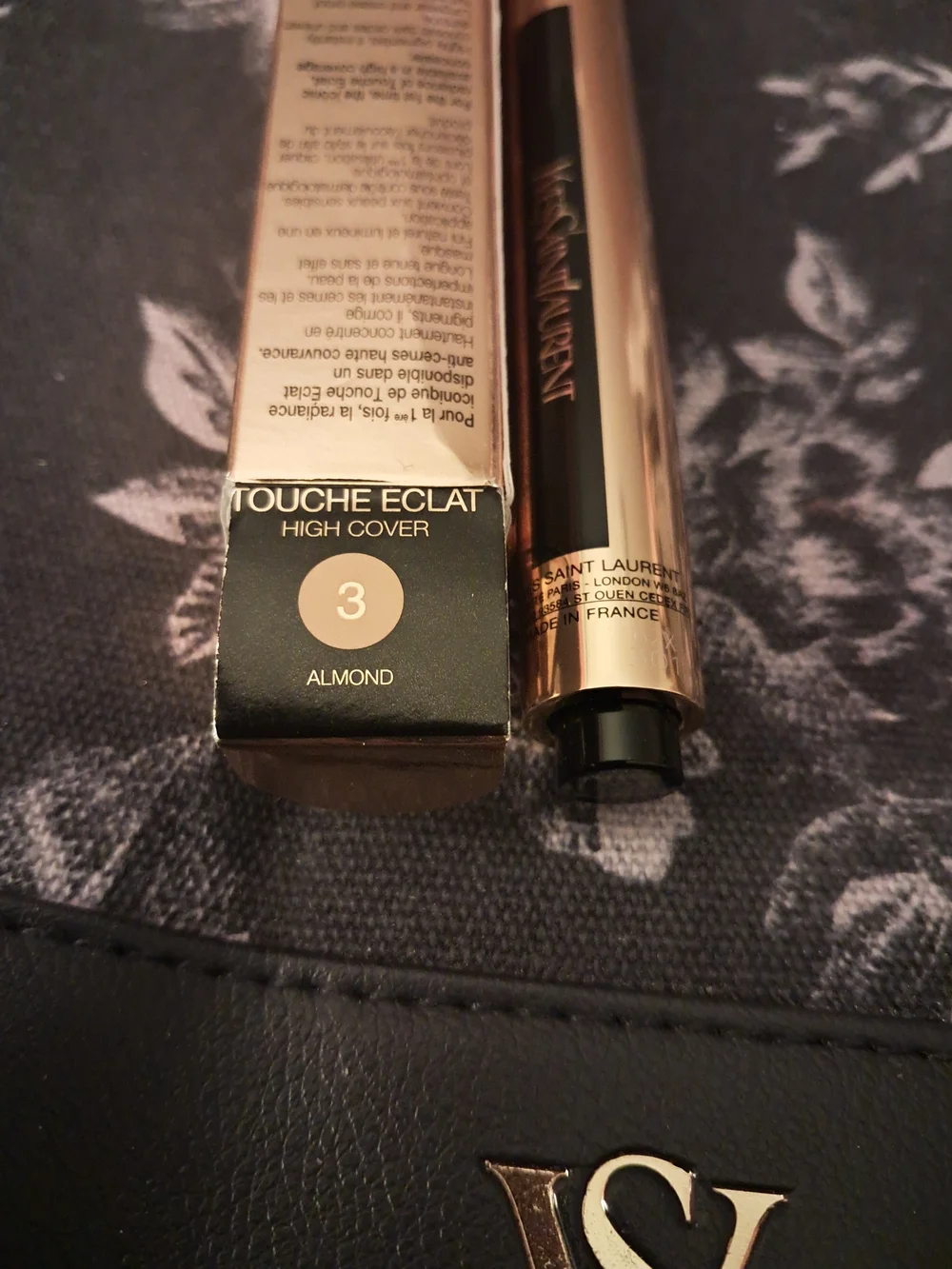 Yves Saint Laurent Touche Éclat High Cover Radiant Concealer - 3 Almond